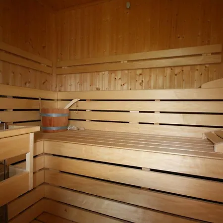 Walnut With Sauna And Pond Penzión pre hostí 4*