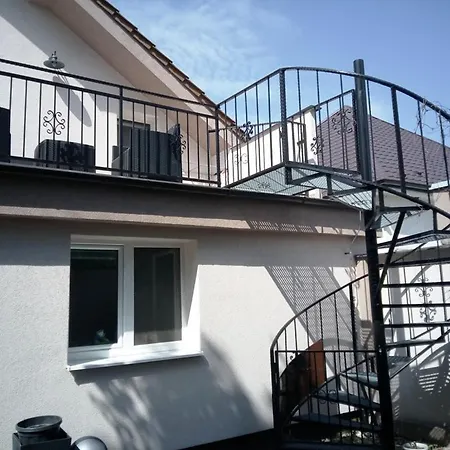 Walnut With Sauna And Pond 4* Topolcany