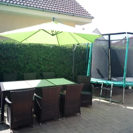 Gæstehus Walnut With Sauna And Pond Topoľčany